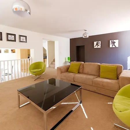 Rasmus Living Luxury Apartments Lägenhet *